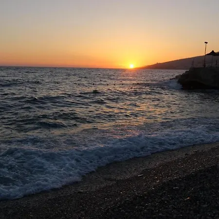 1bed Beachfront With Seaview Balcony - 5mintobeach