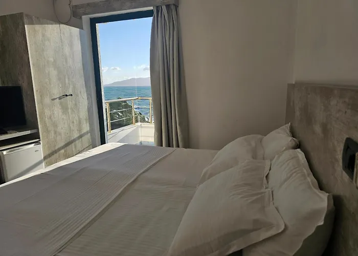 1bed Beachfront With Seaview Balcony - 5mintobeach *